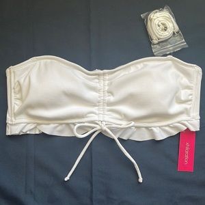 NWT- Textured Ruffle Cinch Front Bandeu Bikini Top- Xhilaration White